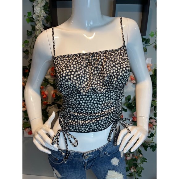 Heart Hips Floral Ruched Cropped‎ smocked back Top Black  Size L RefFNB - Picture 4 of 9
